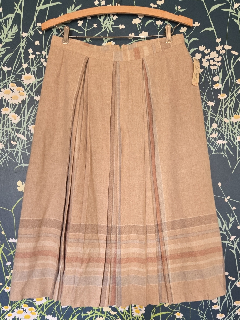 Women’s Pleated Midi Skirt in Tan